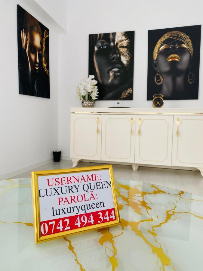 Luxury Queen คัมพูลุง โมลโดเวเนสค์ ภายนอก รูปภาพ